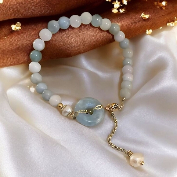 Natural Jade Beaded Adjustable Bracelet With Freshwater Pearl & Gold Chain - Picture 8 of 11